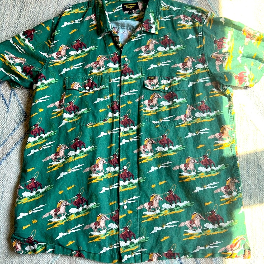 Men’s XL Seager short sleeved button down